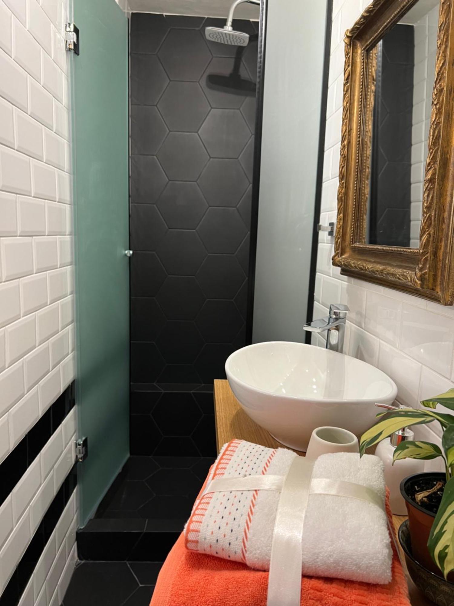 Cozy Tiny Apartment In The Heart Of Plaka Афины Экстерьер фото